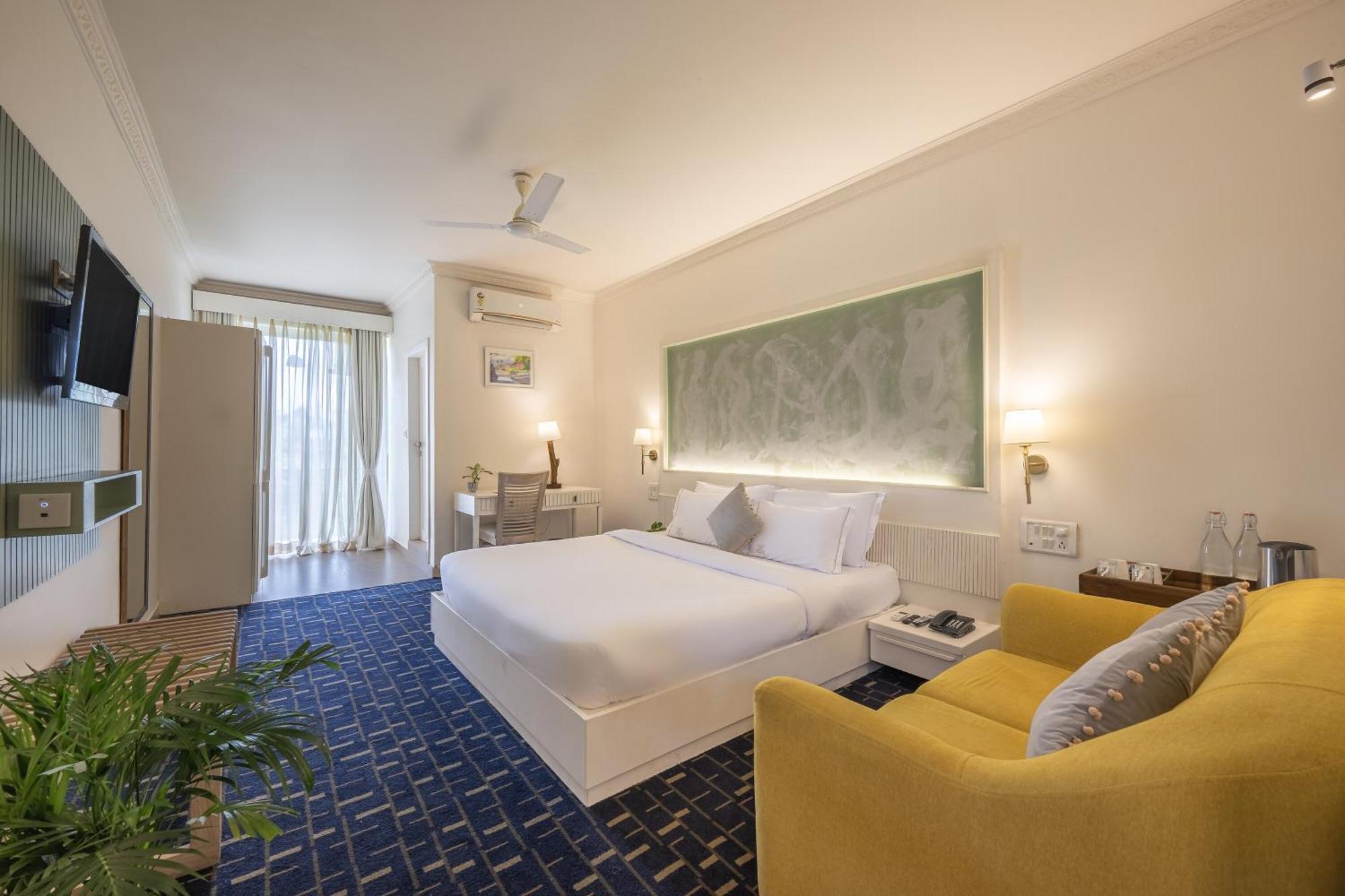 Echor Samara Morjim Goa Sea View Restro Hotel Ngoại thất bức ảnh