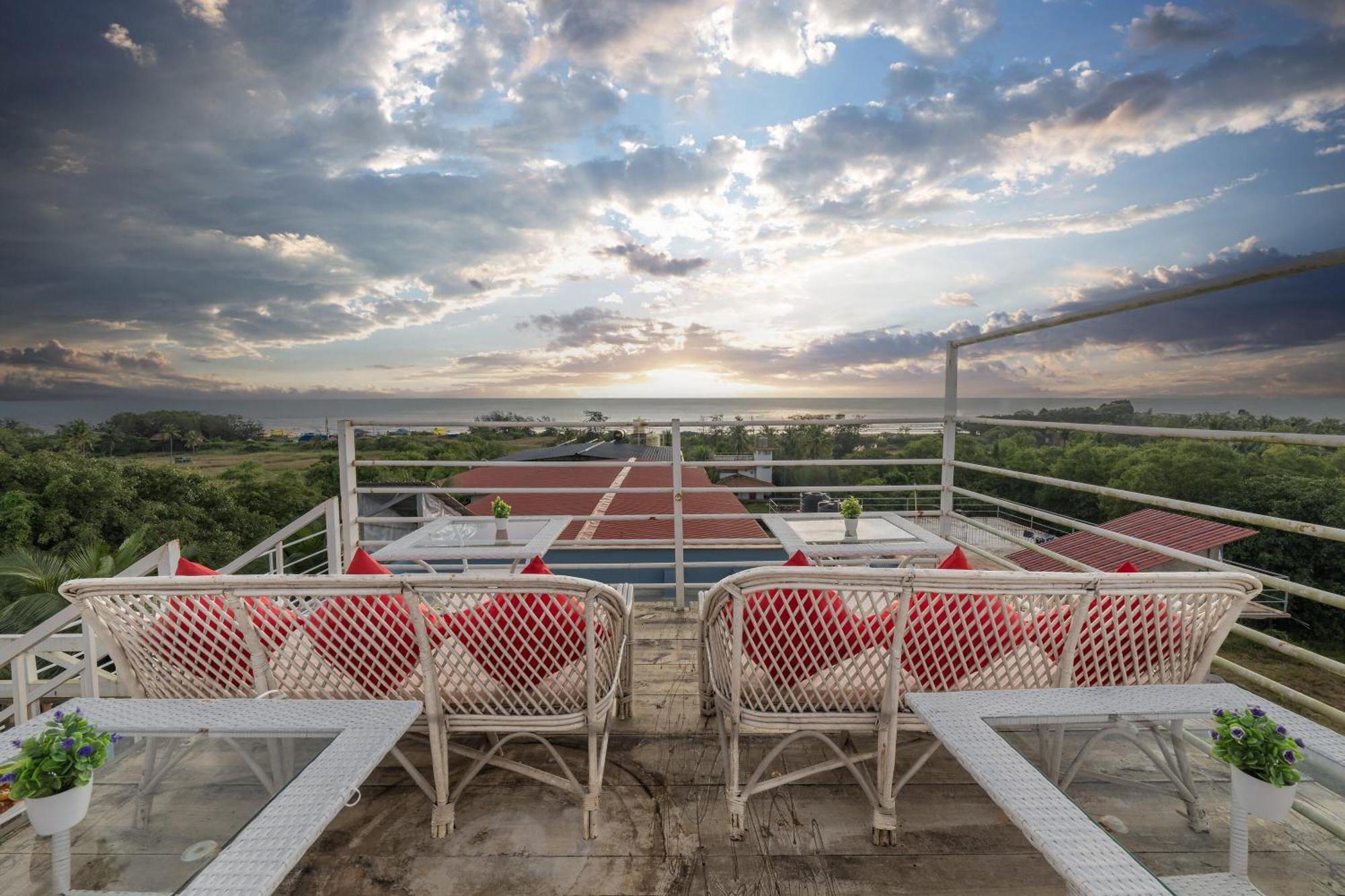Echor Samara Morjim Goa Sea View Restro Hotel Ngoại thất bức ảnh